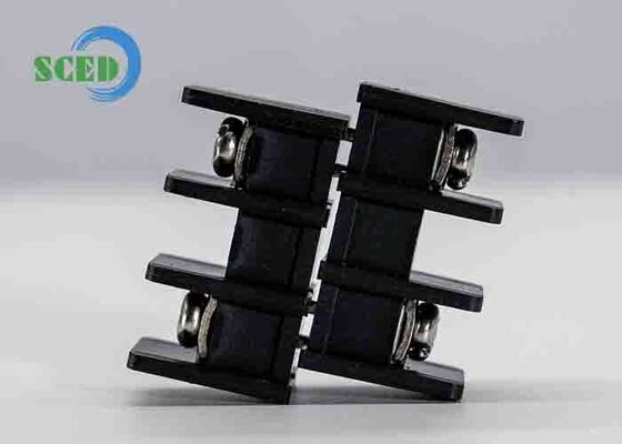ทอร์ค 18-20 Lbf.in บล็อคปลายทางขัดขวางรวมสกรู M4 และปลายทาง PBT ออกแบบสําหรับสายไฟฟ้าที่ปลอดภัย